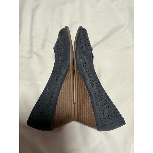 NICOLE Shoes Size 8W “Vicky” Blue Suede Stacked Wedge Heel Eyelet Peep toe - Picture 5 of 12